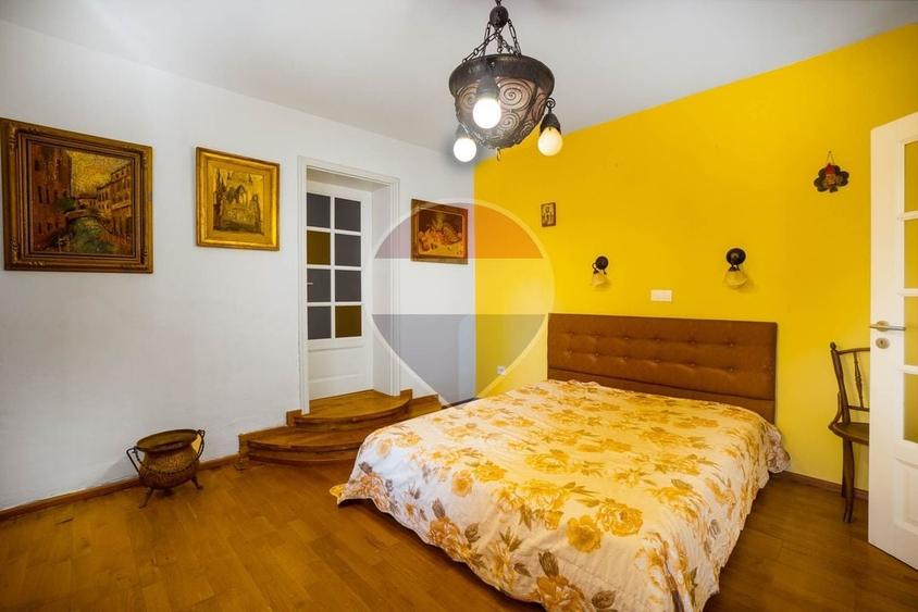 Casă individuală cu 8 camere cu Teren 164 Mp în Brașovul Vechi