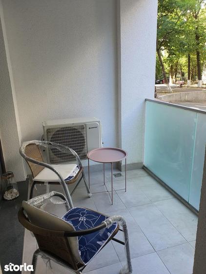 Apartament cu 2 camere, mobilat în Titan