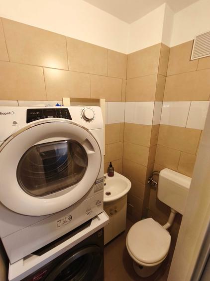 Apartament cu 3 camere semidecomandat în Micro 16