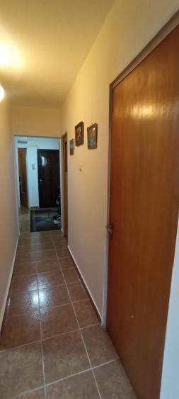 Apartament cu 3 camere decomandat în Sebastian