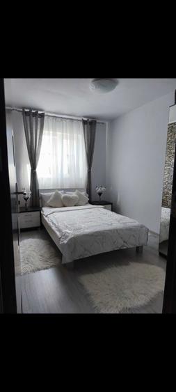 Vand apartament cu trei camere langa Spitalul Judetean - 8