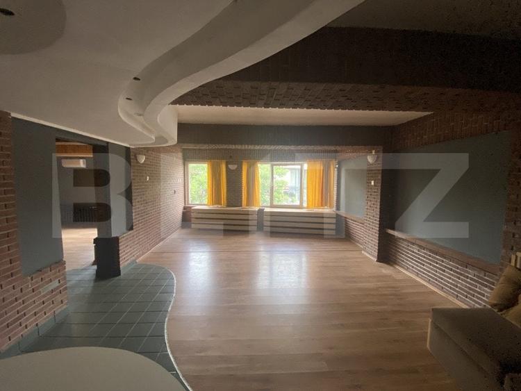 Spațiu comercial, de 377 mp, în 1 Mai