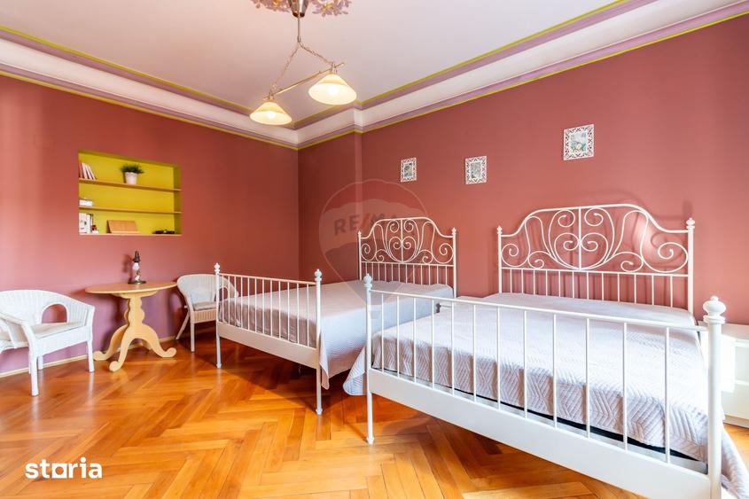 Apartament cu 4 camere, mobilat în Romană