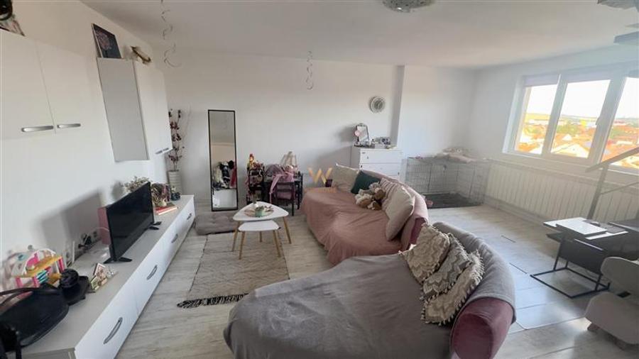 Apartament cu 3 camere nedecomandat în Lazaret