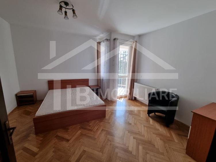Apartament cu 4 camere decomandat în Semicentral