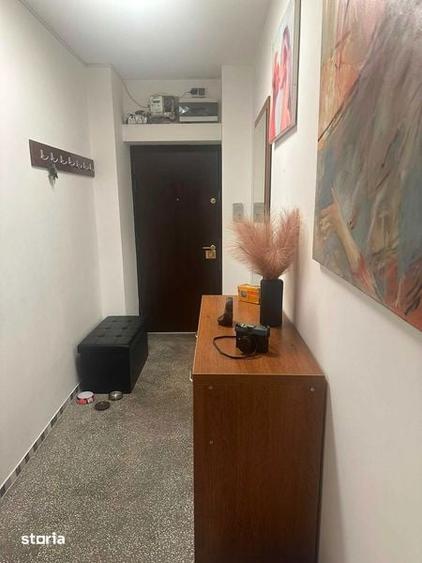 Apartament cu 3 camere decomandat în Titan