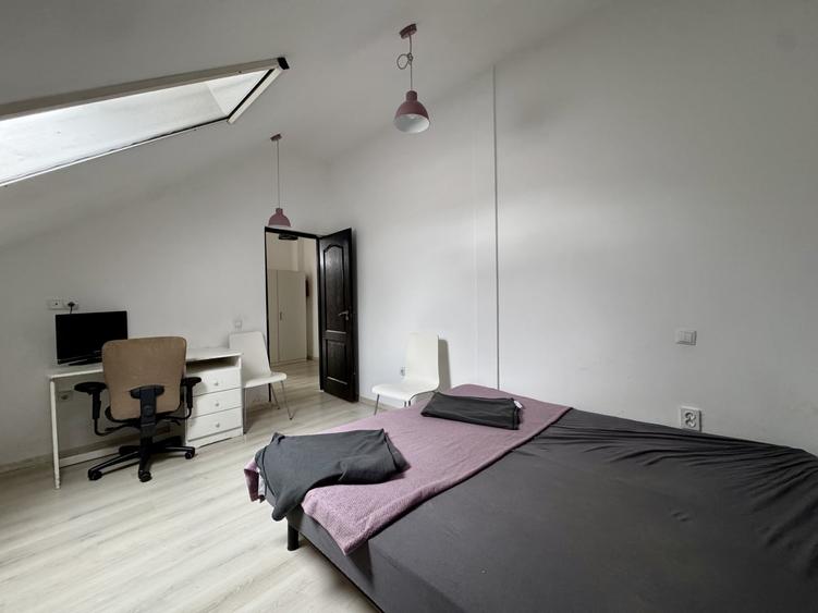 Apartament cu 4 camere decomandat, mobilat în Florești