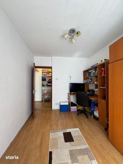 Apartament cu 4 camere decomandat, mobilat în Ferentari