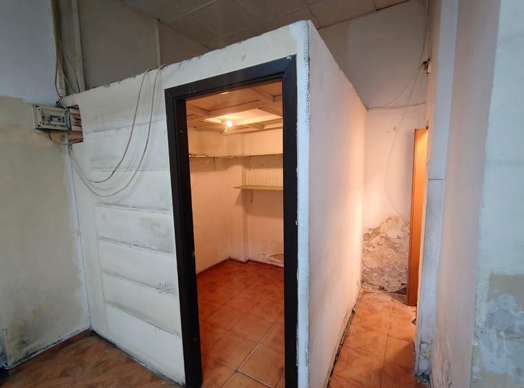 Spațiu comercial, de 82.779998779297 mp, în Centrul Istoric