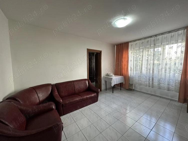 Apartament cu 3 camere în Malu Roșu
