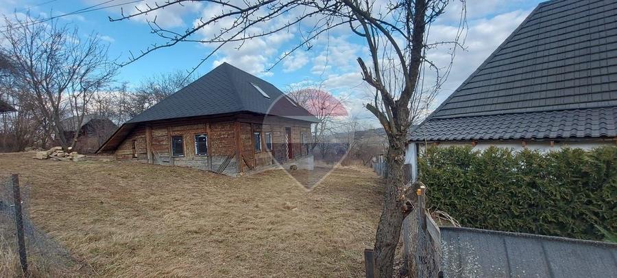Teren Construcții intravilan de 429 mp, în Cacica