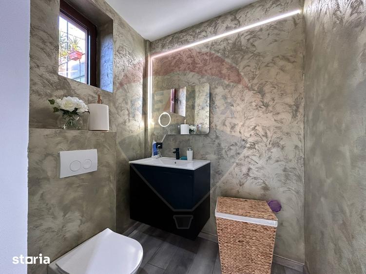 Casă cu 5 camere cu Teren 300 Mp în Pictor Rosenthal