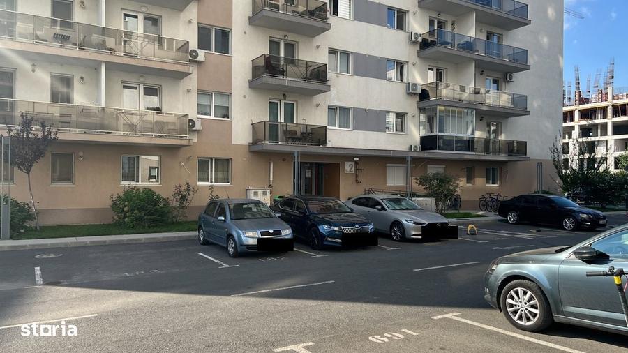 Garsonieră în Vest