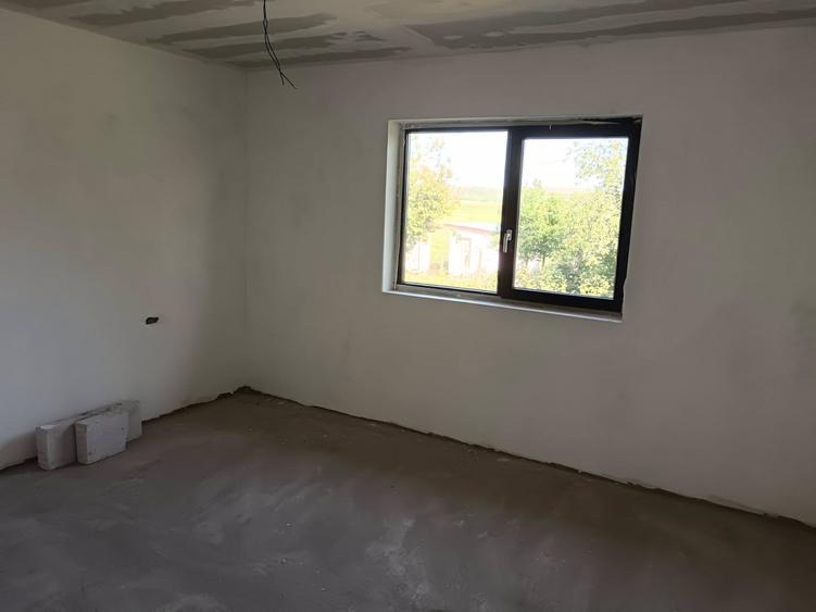 Casă individuală cu 3 camere cu Teren 1400 Mp în Tutova