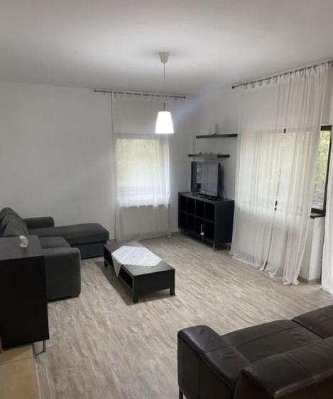 Apartament cu 3 camere decomandat, mobilat în Apărătorii Patriei