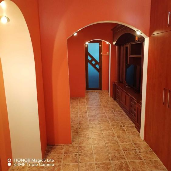 Apartament cu 3 camere decomandat în Brătianu