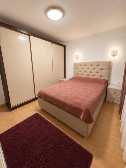 Apartament cu 4 camere decomandat în Central