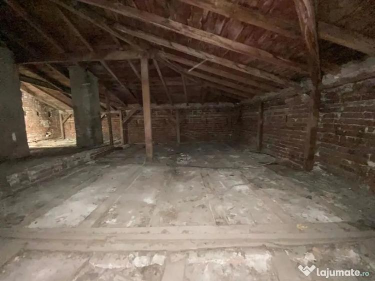 Casă cu 7 camere cu Teren 1206 Mp în Calea Călărașilor