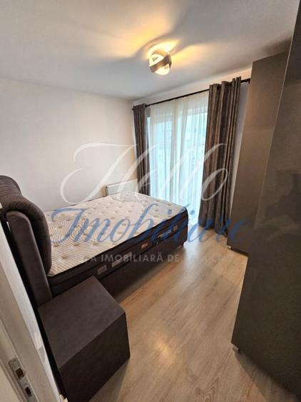 Apartament cu 3 camere semidecomandat, mobilat în Florești
