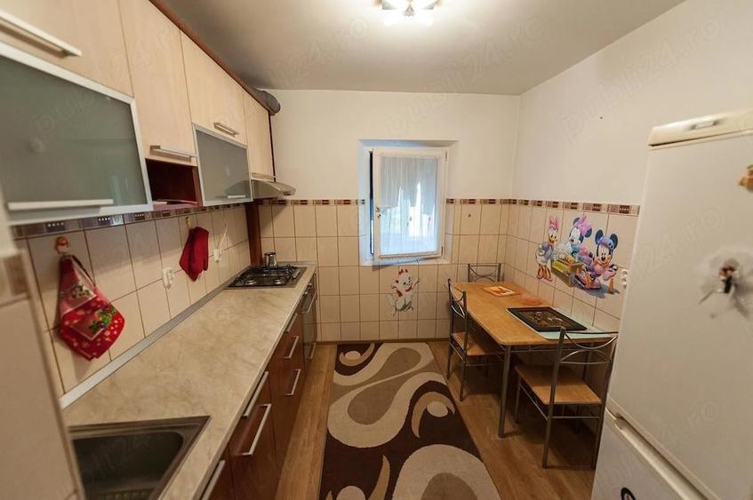 Apartament cu 3 camere decomandat în Canta
