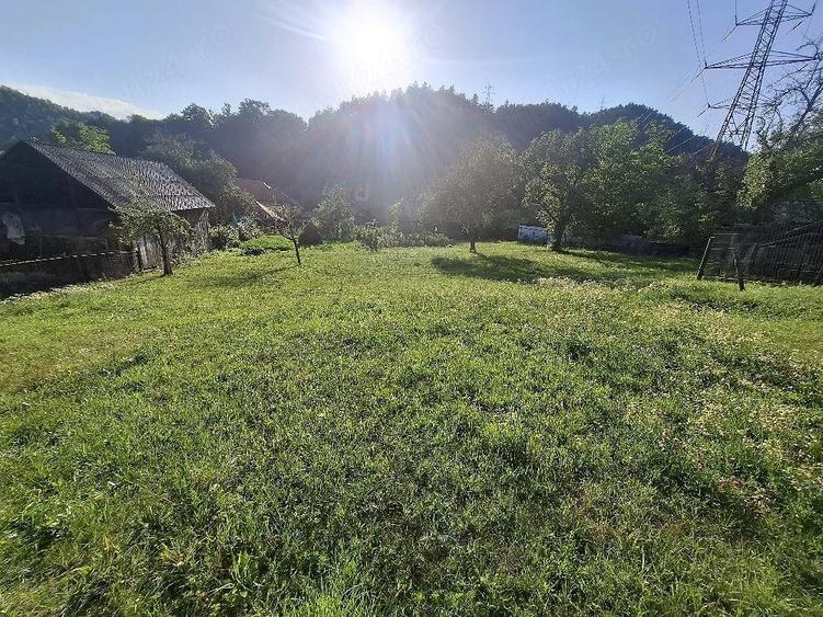 Casă cu 2 camere cu Teren 1541 Mp în Central