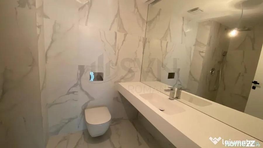 Apartament cu 4 camere semidecomandat în Central