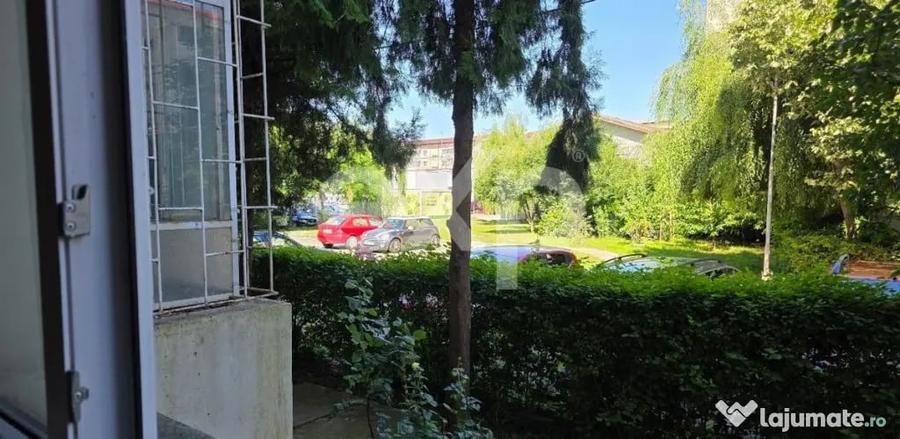 Apartament cu 2 camere semidecomandat în Micro 11