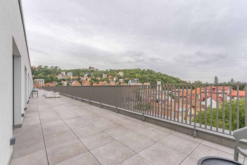 Apartament cu 2 camere decomandat, mobilat în Ultracentral