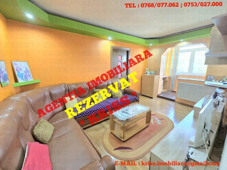 Apartament cu 2 camere semidecomandat în Craiovei
