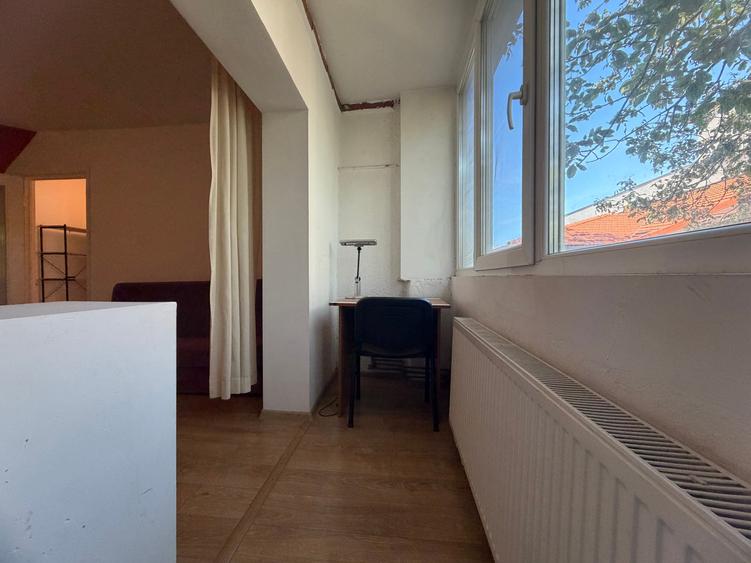 Apartament cu 2 camere semidecomandat în Soarelui