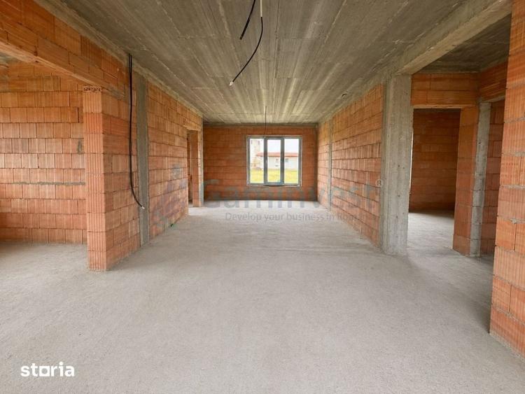 Casă cu 4 camere cu Teren 502 Mp în Sânmartin
