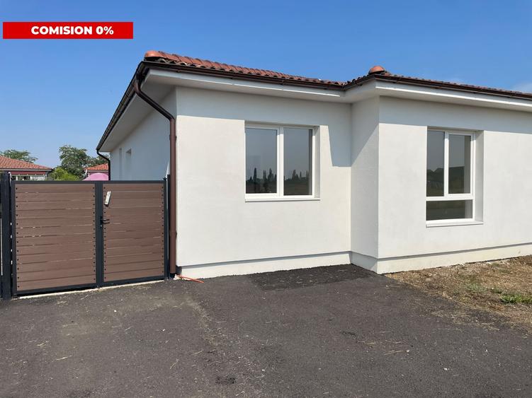 Duplex cu 4 camere cu Canalizare în Moșnița Nouă