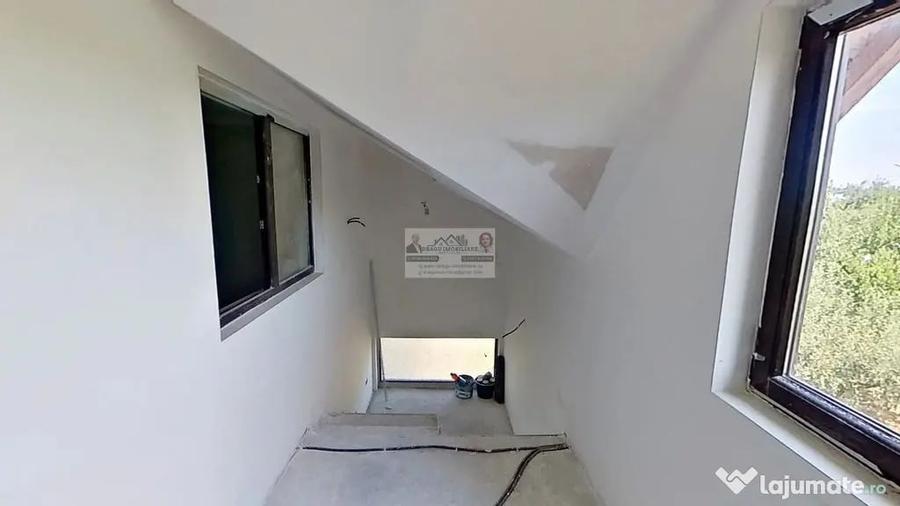 Casă cu 5 camere cu Teren 1159 Mp în Central