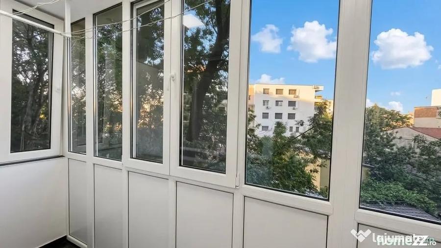 Apartament cu 3 camere semidecomandat în Grivița