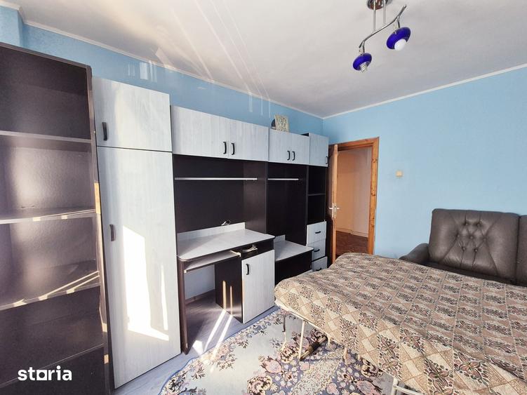 Apartament cu 3 camere decomandat în 1 Mai