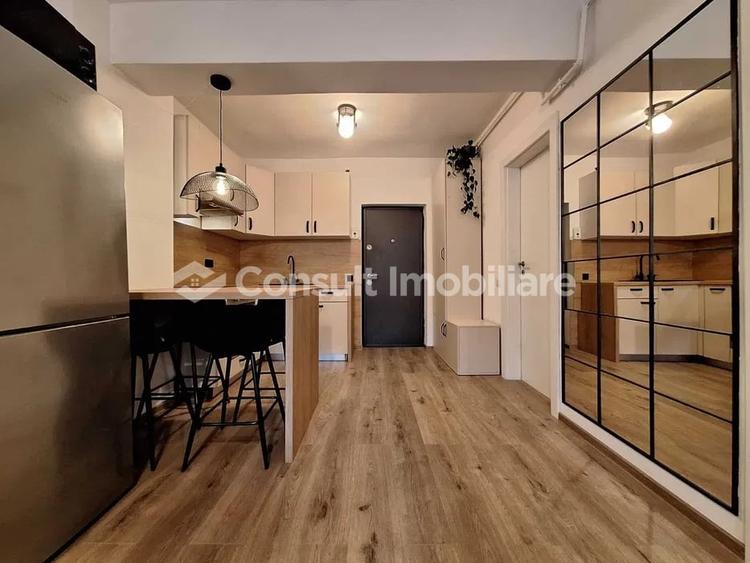 Apartament cu 2 camere semidecomandat, mobilat în Mărăști