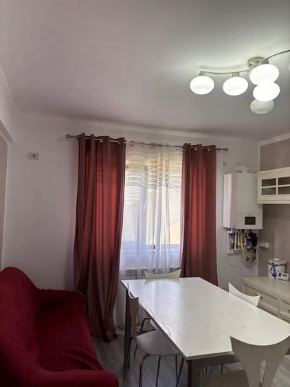 Apartament cu 2 camere decomandat în Câmpineanca