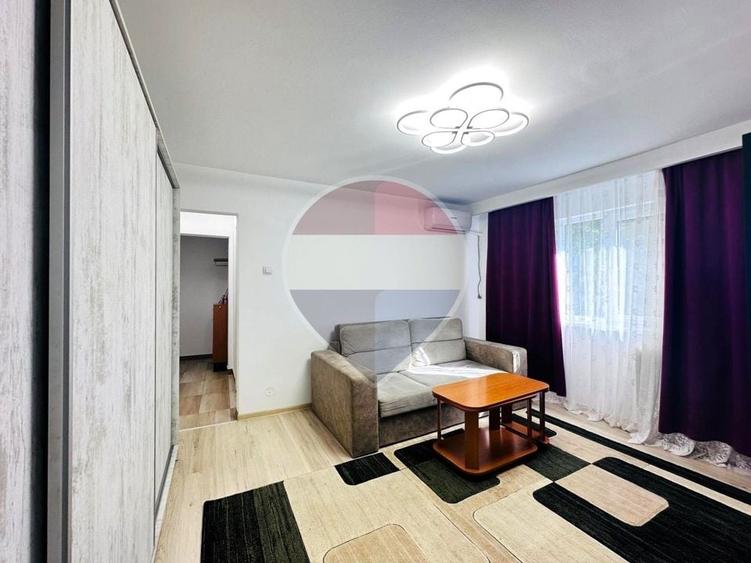 Apartament cu 2 camere semidecomandat, mobilat în Giurgiului
