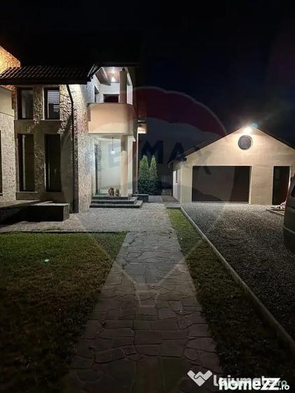 Casă cu 5 camere cu Teren 700 Mp în Tăuții de Sus