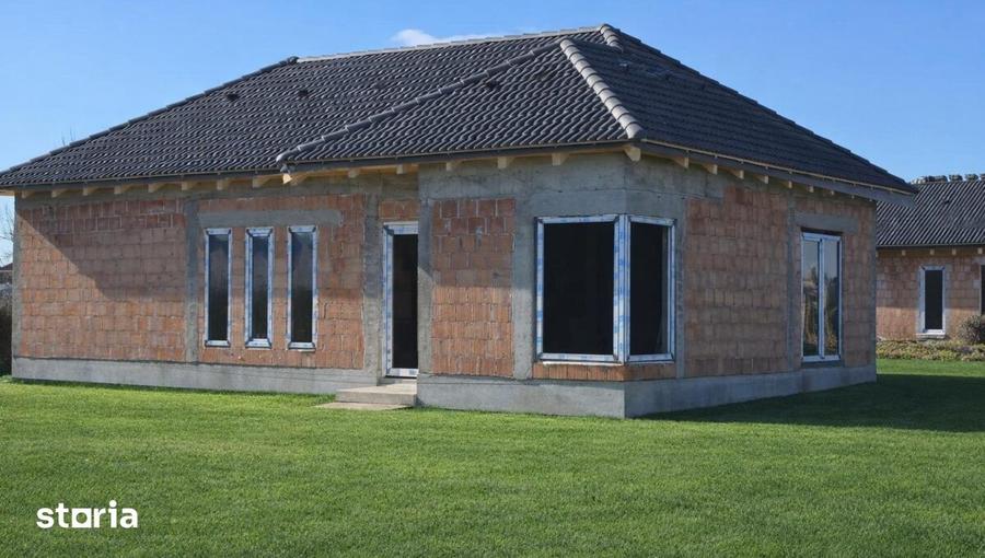 Casă cu 3 camere cu Teren 500 Mp în Unirea