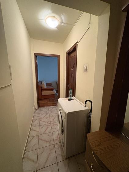 Apartament cu 2 camere semidecomandat în Crâng
