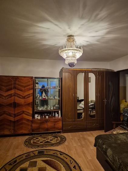 Apartament cu 2 camere semidecomandat în Steaua