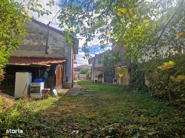 Casă cu 3 camere semidecomandat în Central