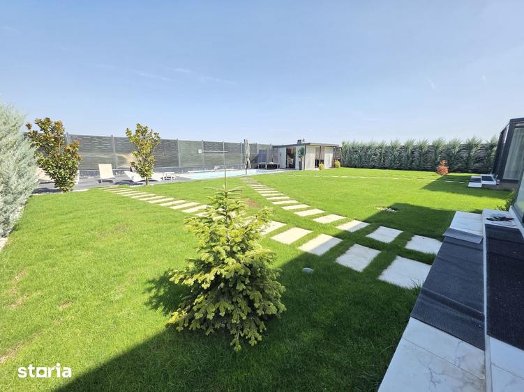 Casă cu 5 camere cu Teren 1200 Mp în Central