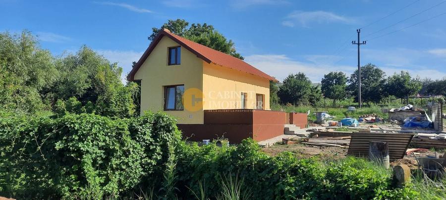 Casă individuală cu 2 camere cu Canalizare în Voinești
