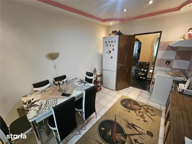 Apartament cu 3 camere, mobilat în Central