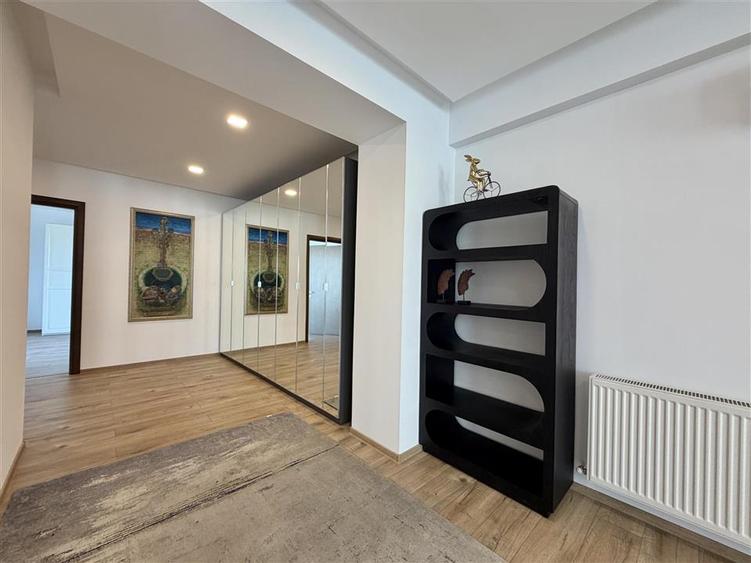 Apartament cu 3 camere decomandat, mobilat în Herăstrău
