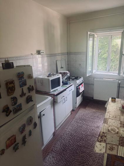 Apartament cu 2 camere semidecomandat în Aradului