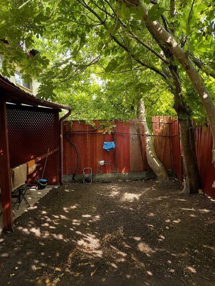 Casă cu 3 camere cu Teren 180 Mp în Palazu Mare