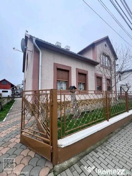 Casă cu 8 camere cu Teren 700 Mp în Rădăuți